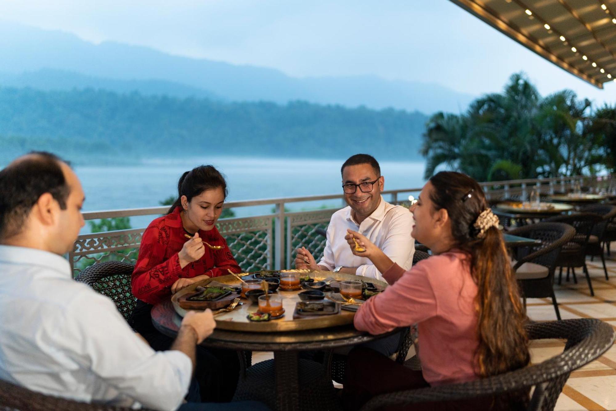 Ganga Kinare- A Riverside Boutique Resort, Rishīkesh Buitenkant foto